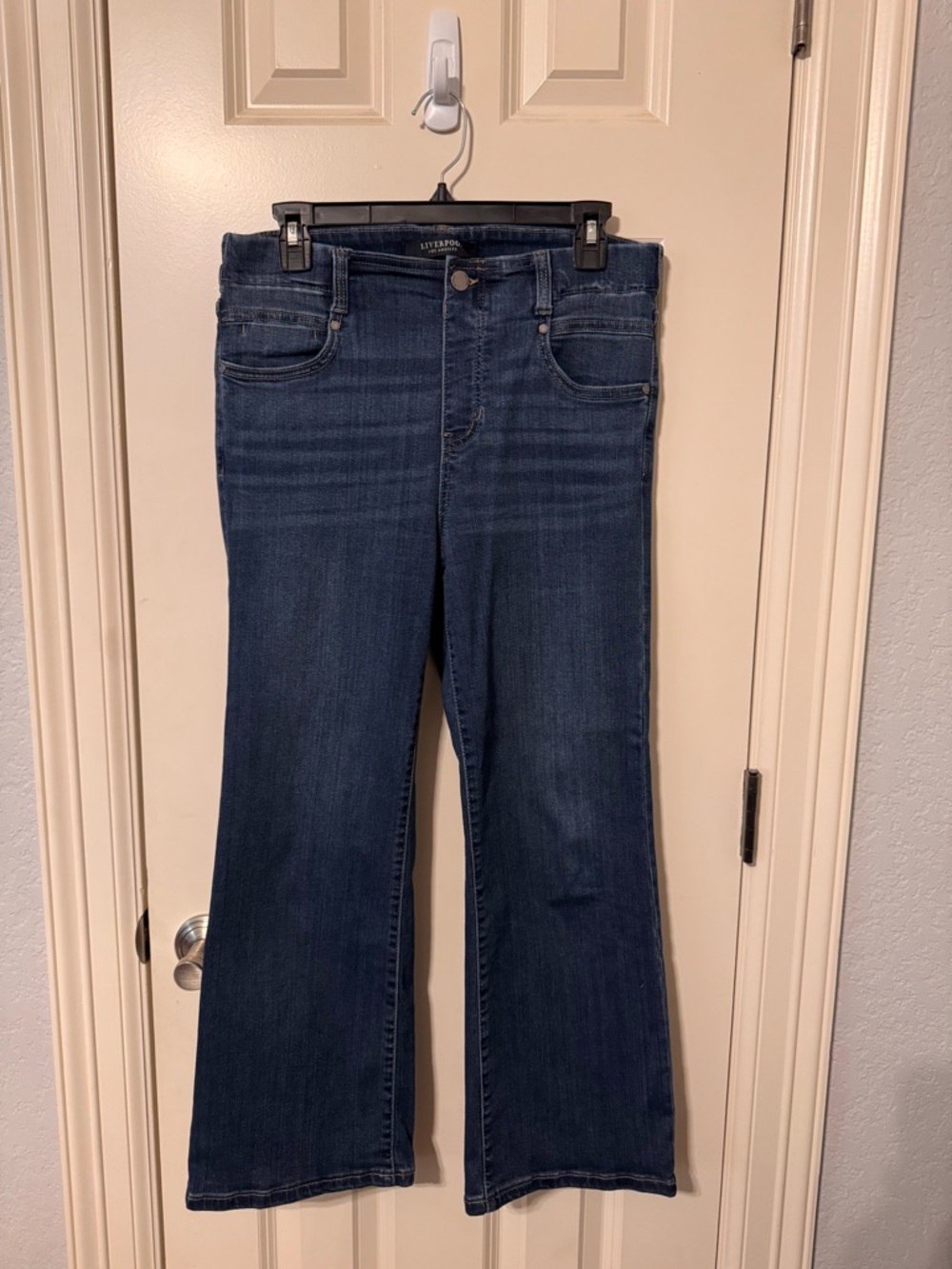 Liverpool Los Angeles Gia Glider Crop Jeans 10/30 Bootcut Dark Wash Stretch